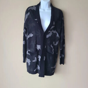 Elliott Lauren  cardigan sweater size XS camouflage (D8)
